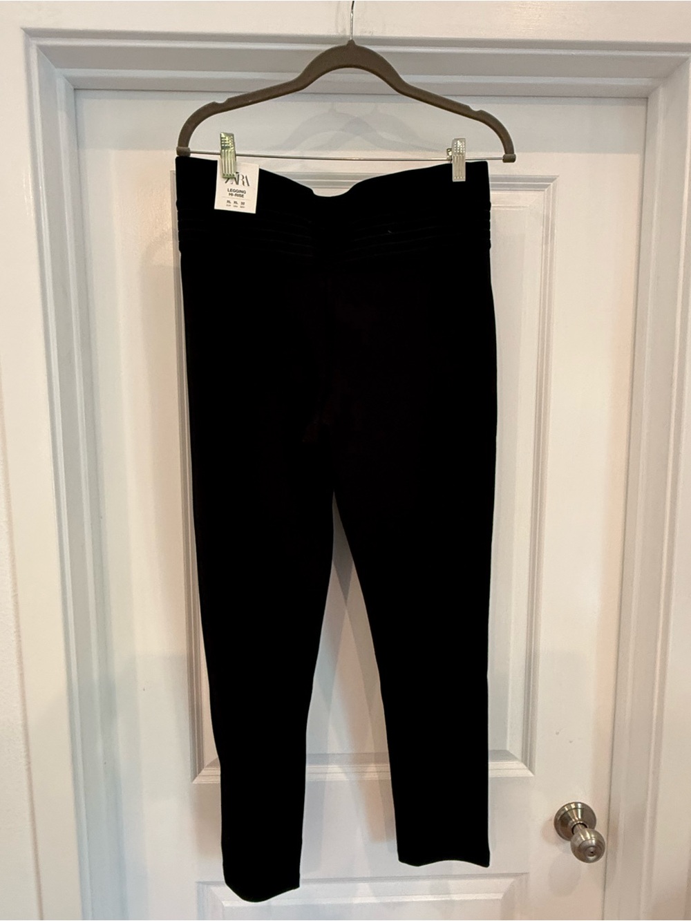 ZARA Women’s Hi-Rise Leggings